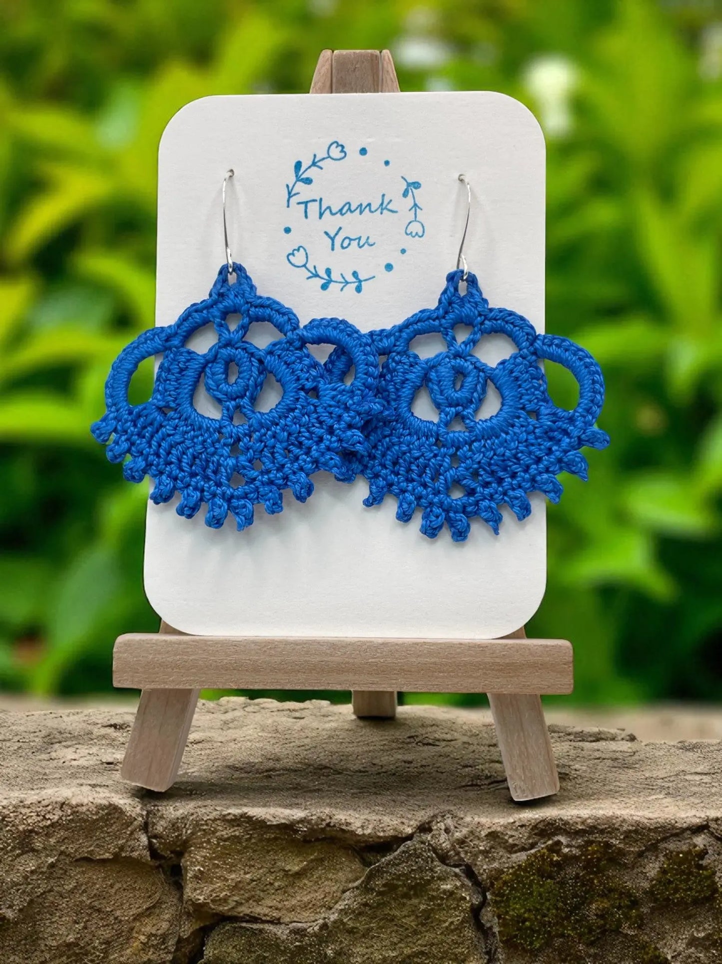 The Crown in bright blue Tangles & Twine