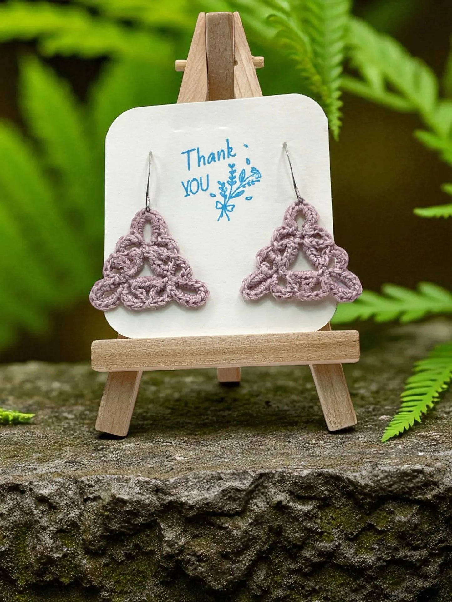 Celtic Triangle in dusty purple Tangles & Twine