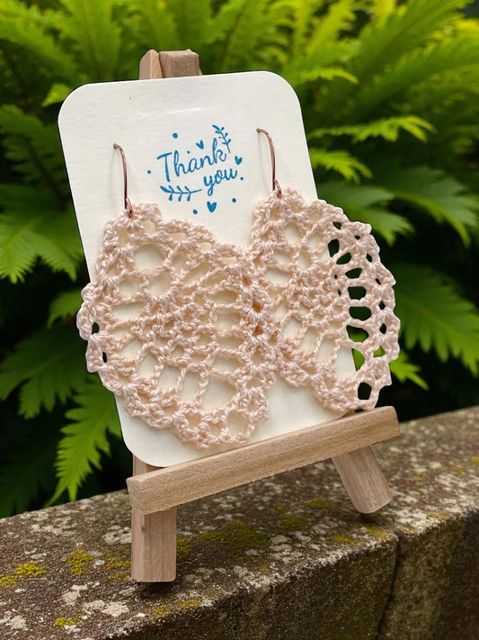 Lacey Pineapple in light pink Tangles & Twine