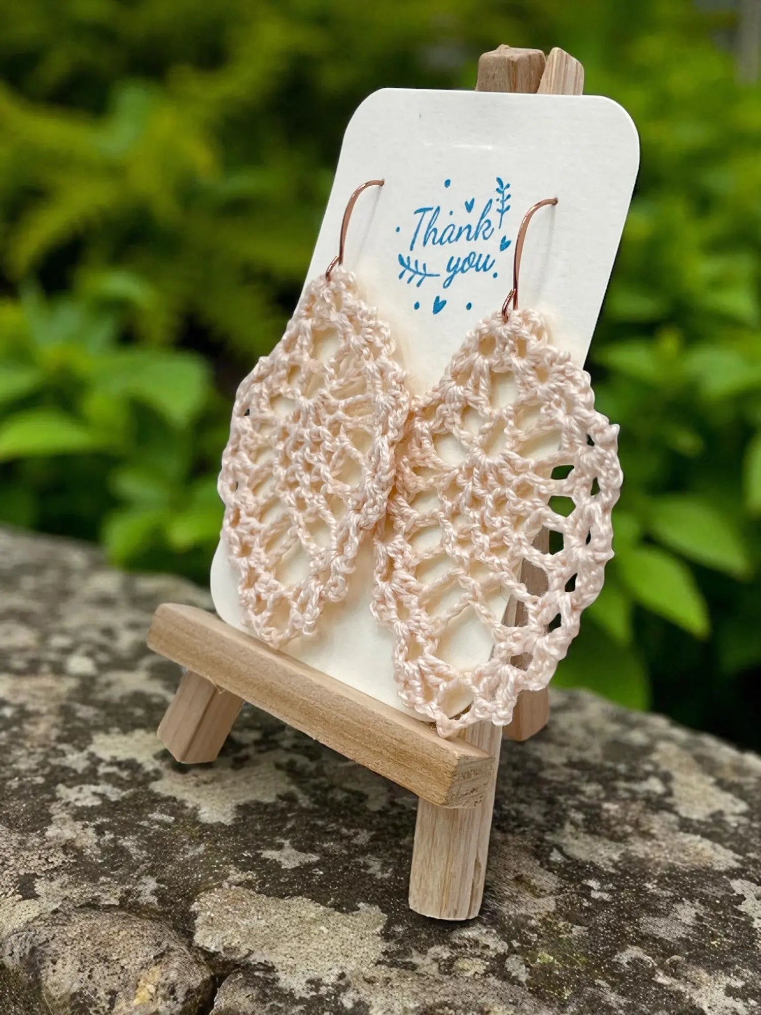 Lacey Pineapple in light pink Tangles & Twine