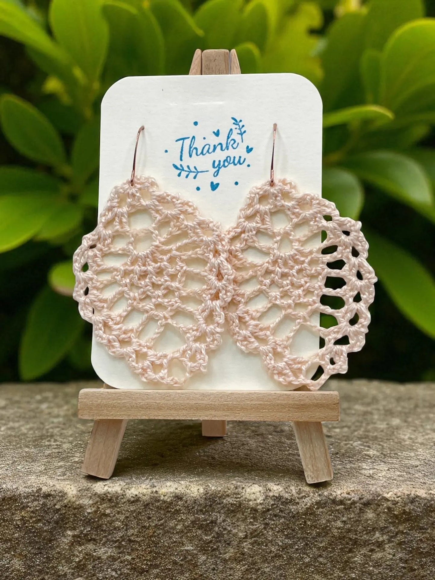 Lacey Pineapple in light pink Tangles & Twine