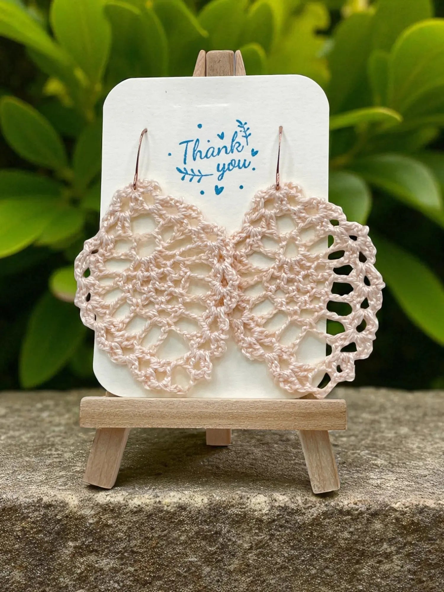 Lacey Pineapple in light pink Tangles & Twine