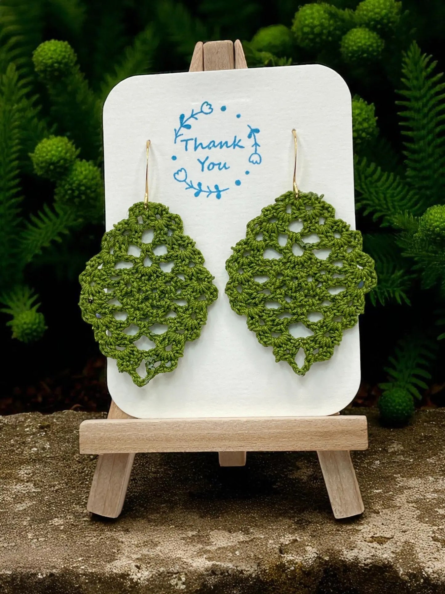 Lacey Pineapple in green Tangles & Twine