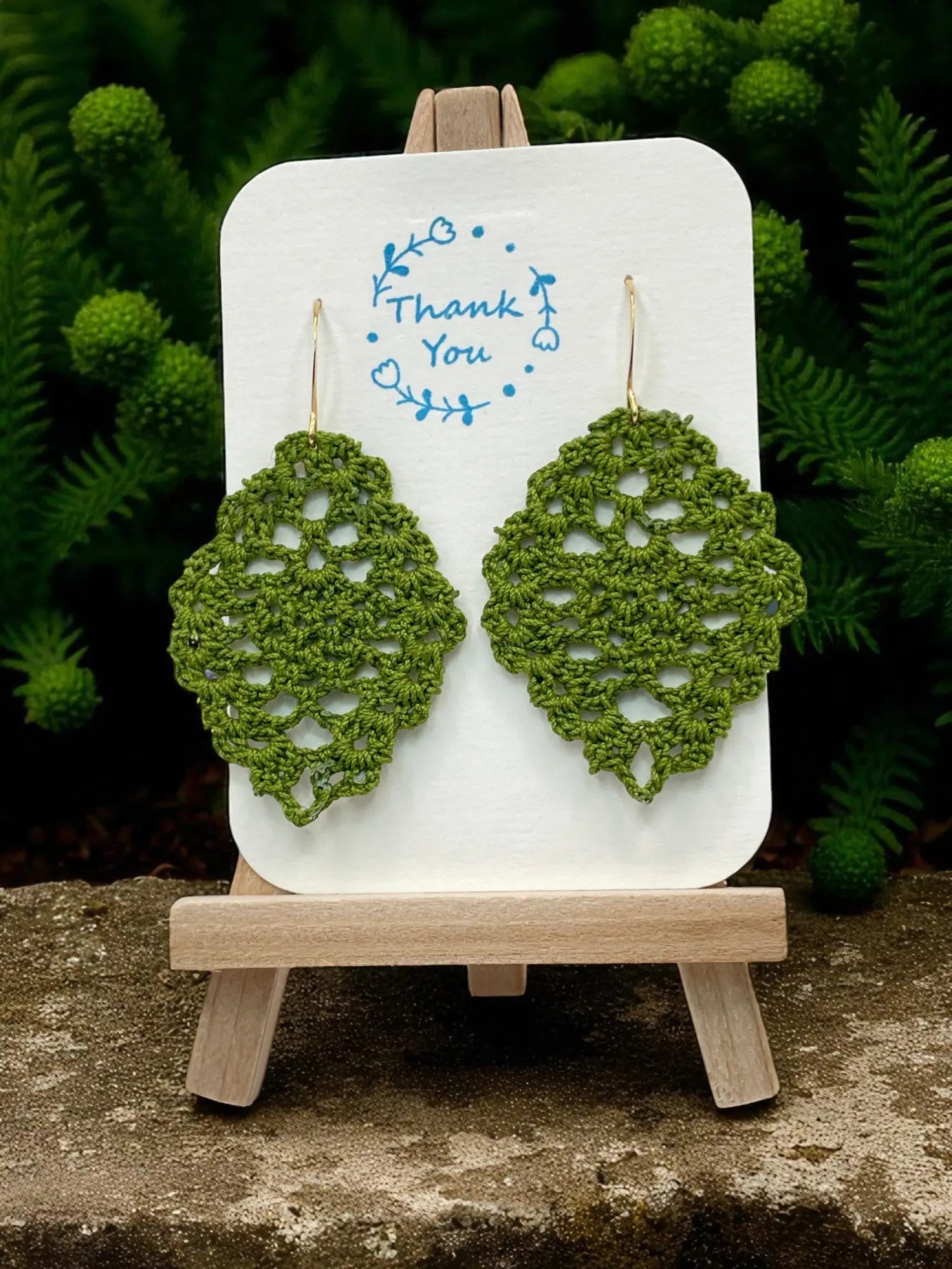 Lacey Pineapple in green Tangles & Twine