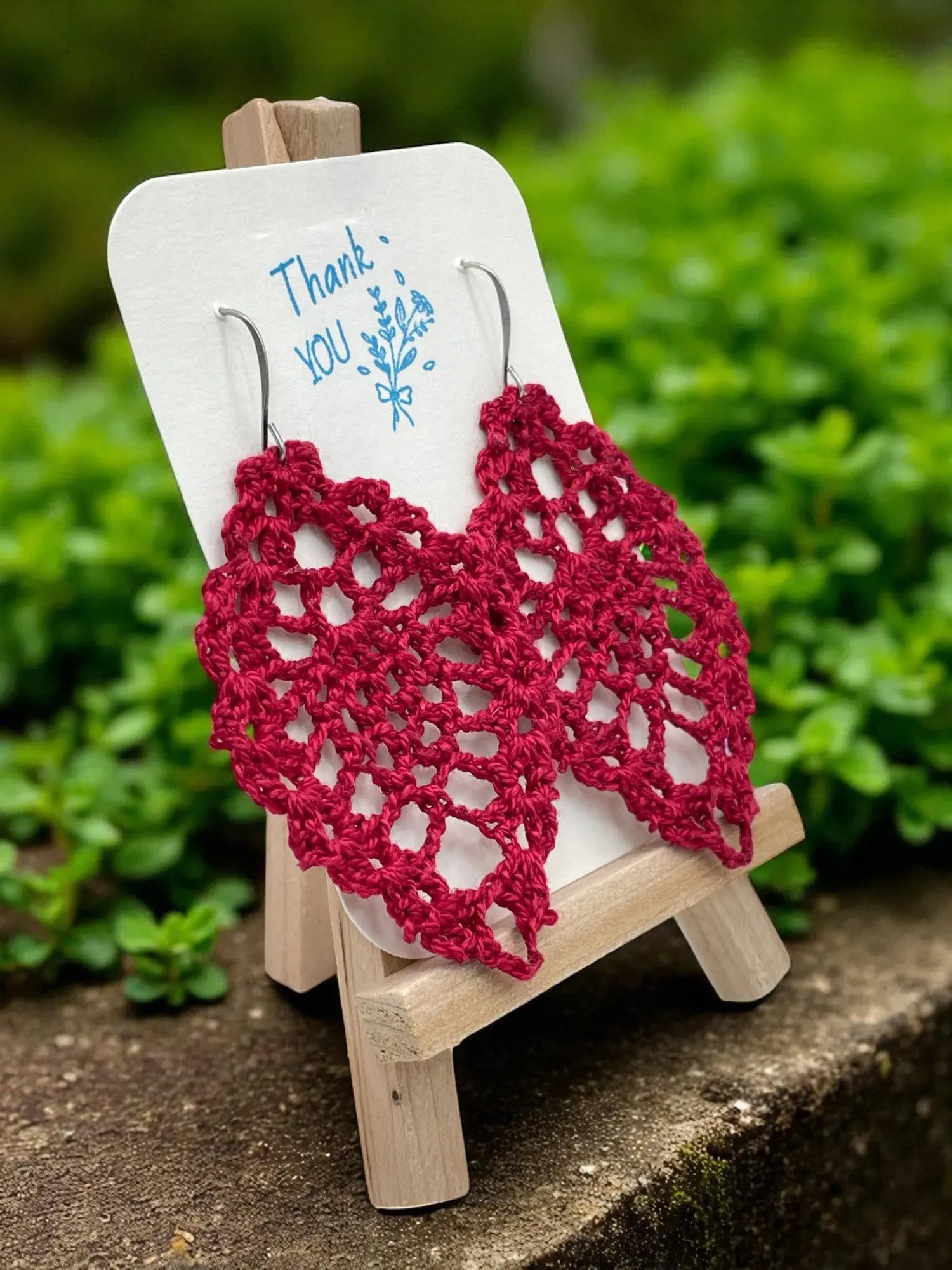 Lacey Pineapple in burgundy Tangles & Twine