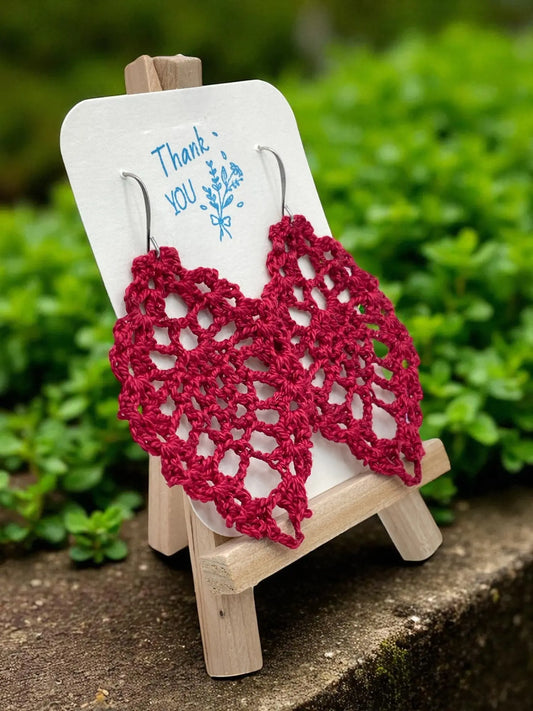 Lacey Pineapple in burgundy Tangles & Twine