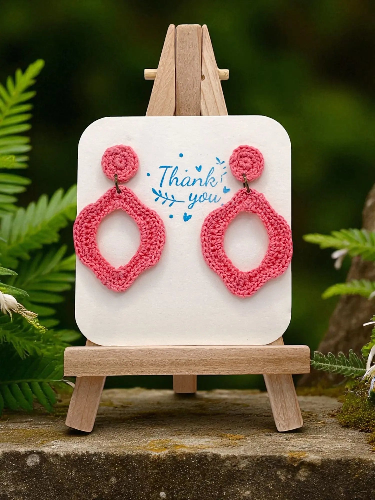 Geometric Dangles in pink Tangles & Twine