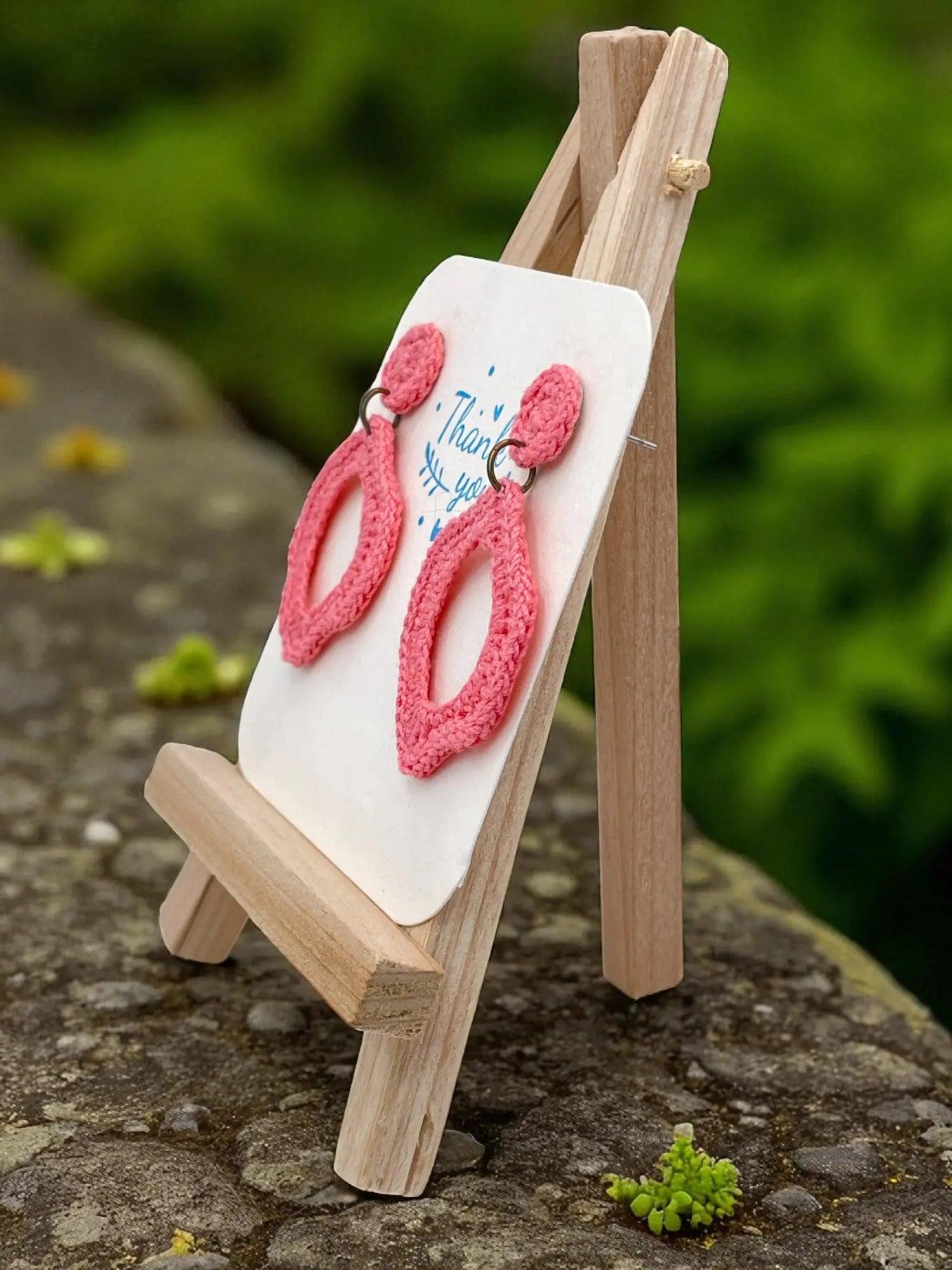 Geometric Dangles in pink Tangles & Twine