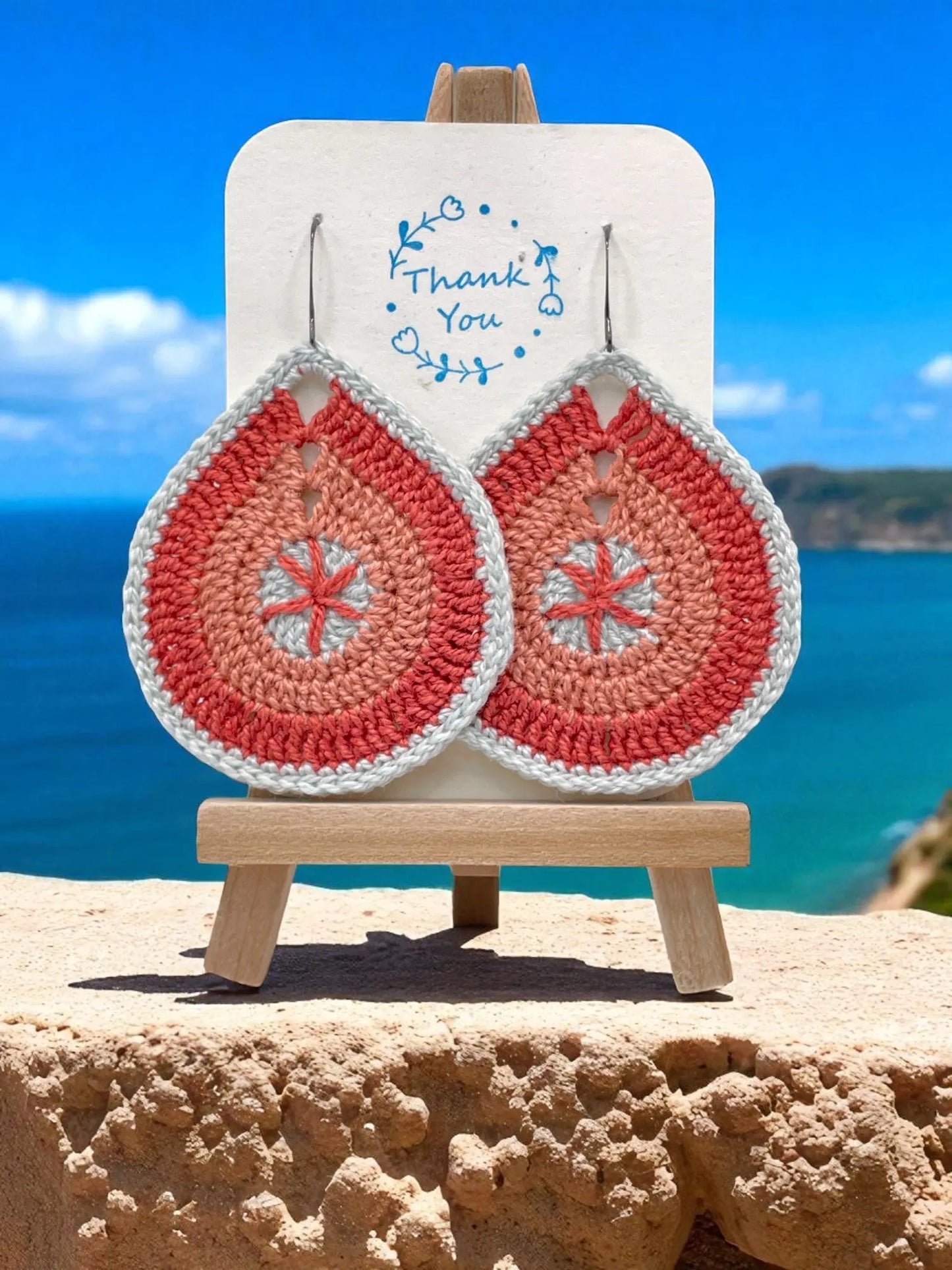 Fancy Teardrop in gray and coral Tangles & Twine