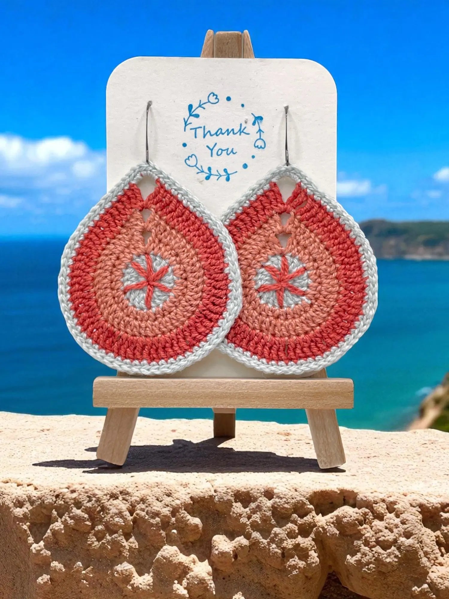 Fancy Teardrop in gray and coral Tangles & Twine