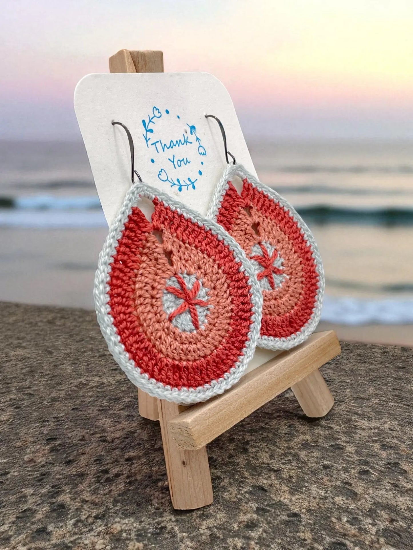 Fancy Teardrop in gray and coral Tangles & Twine