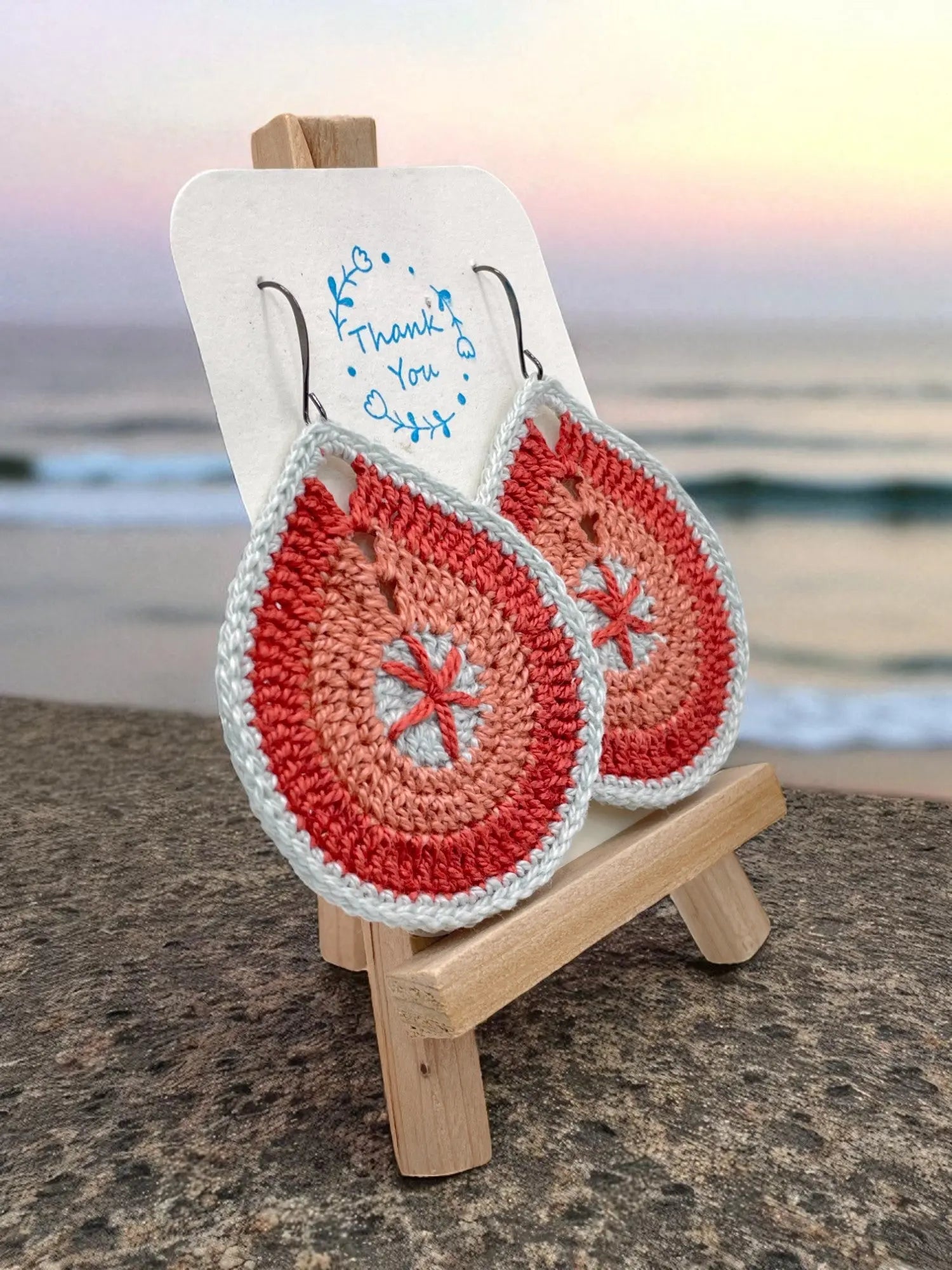 Fancy Teardrop in gray and coral Tangles & Twine