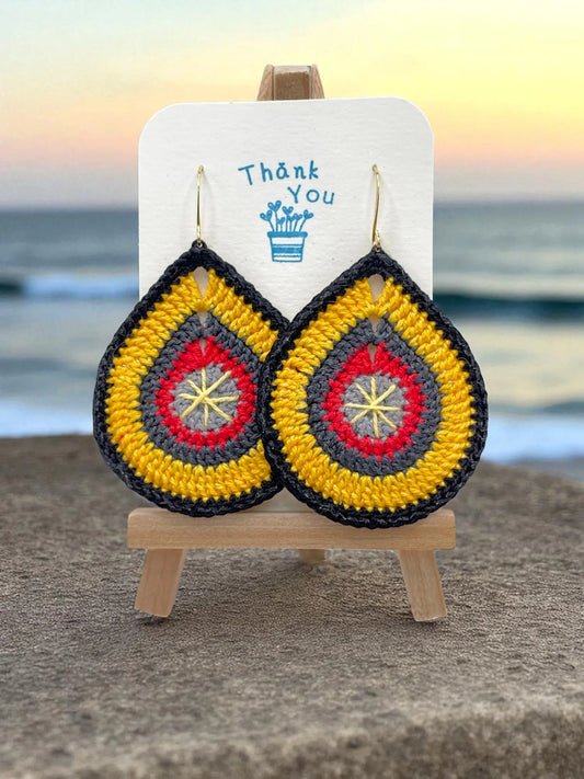 Fancy Teardrop inspired by fire Tangles & Twine