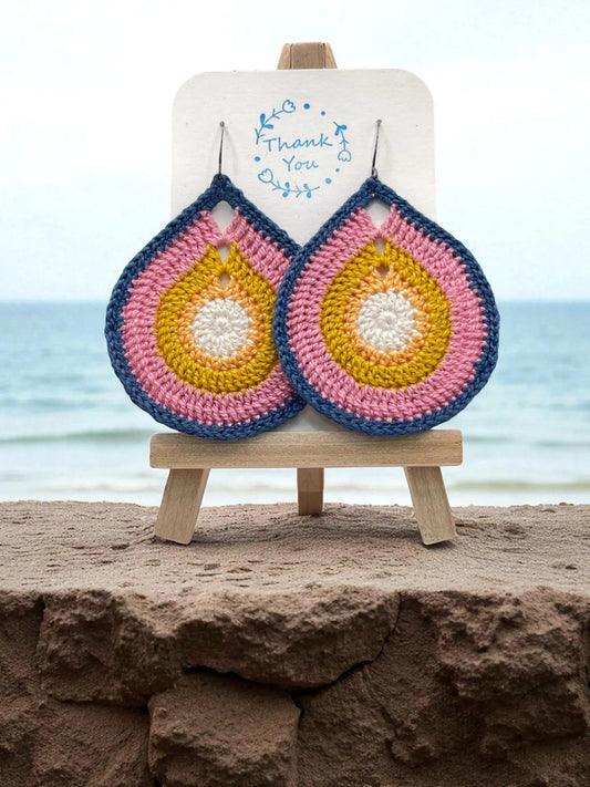 Fancy Teardrop inspired by the beach Tangles & Twine