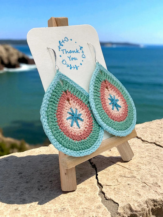 Fancy Teardrop in coastal hues Tangles & Twine
