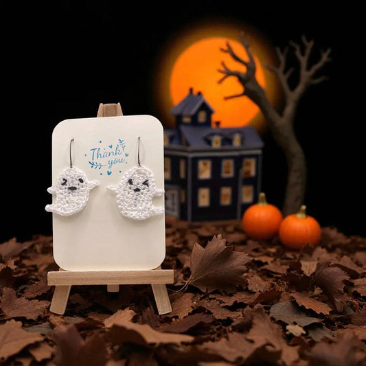 Smiling Ghost (#5) Tangles & Twine