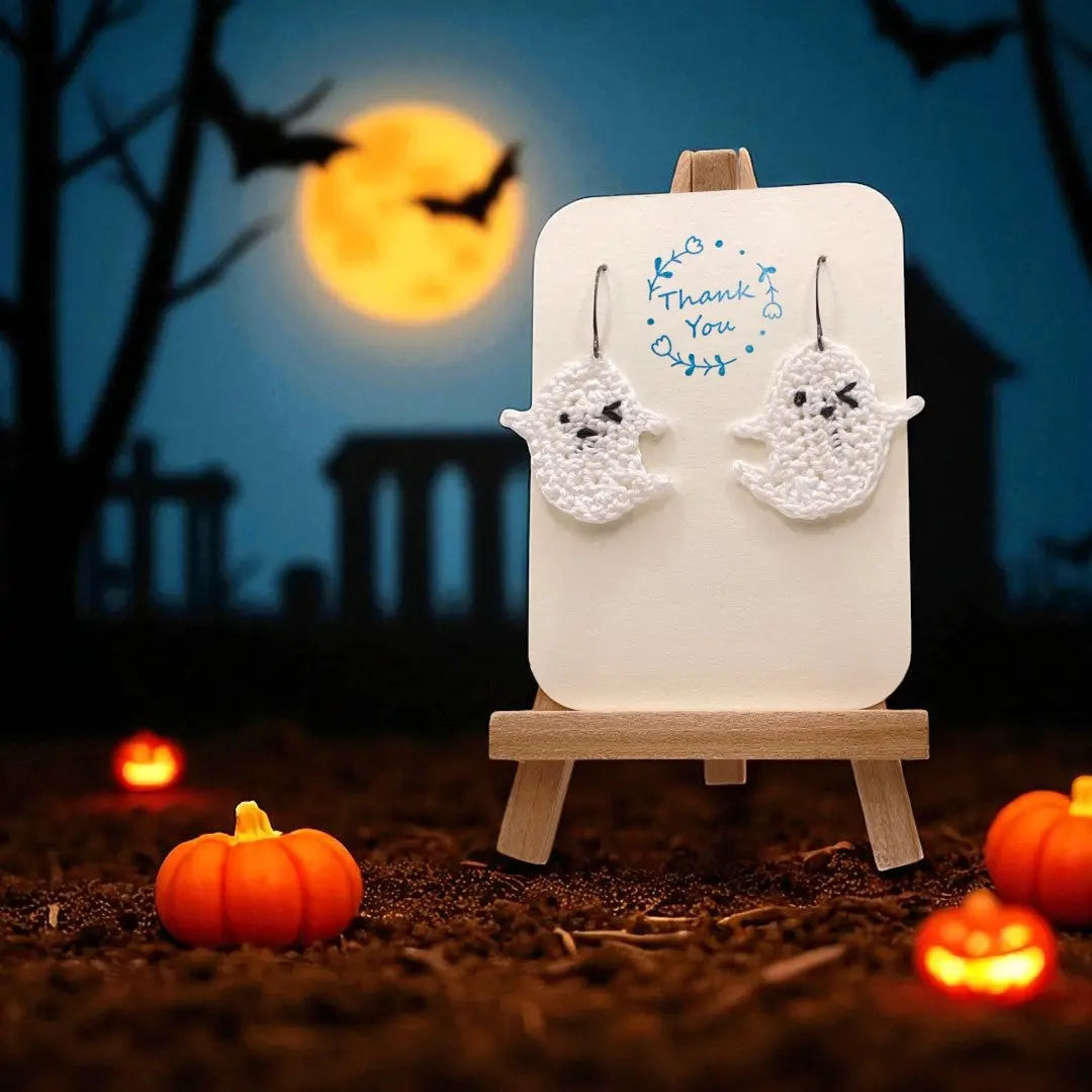 Smiling Ghost (#7) Tangles & Twine