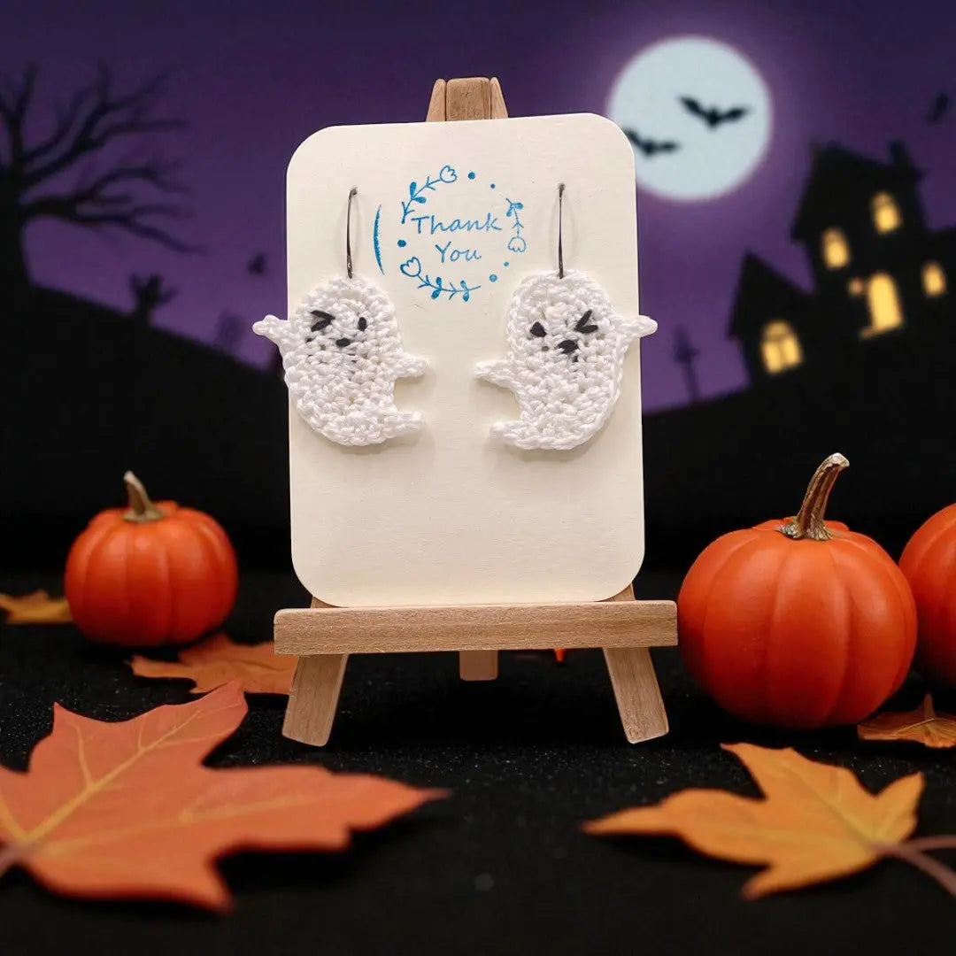 Smiling Ghost (#8) Tangles & Twine