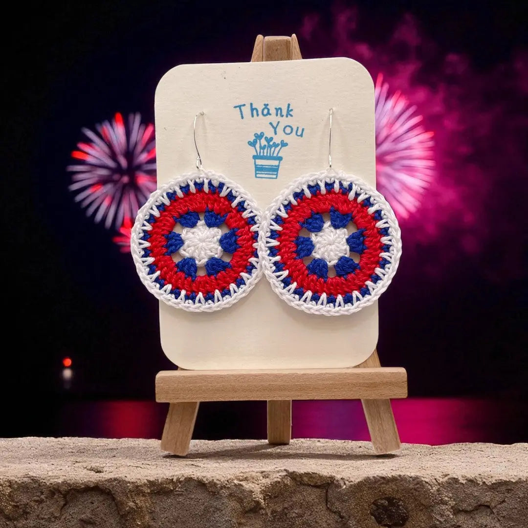 4th of July Intricate Discs (#5) - Tangles & Twine