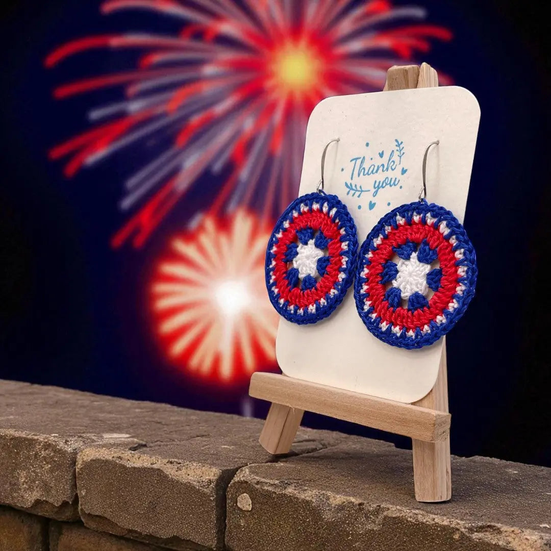 4th of July Intricate Discs (#7) - Tangles & Twine