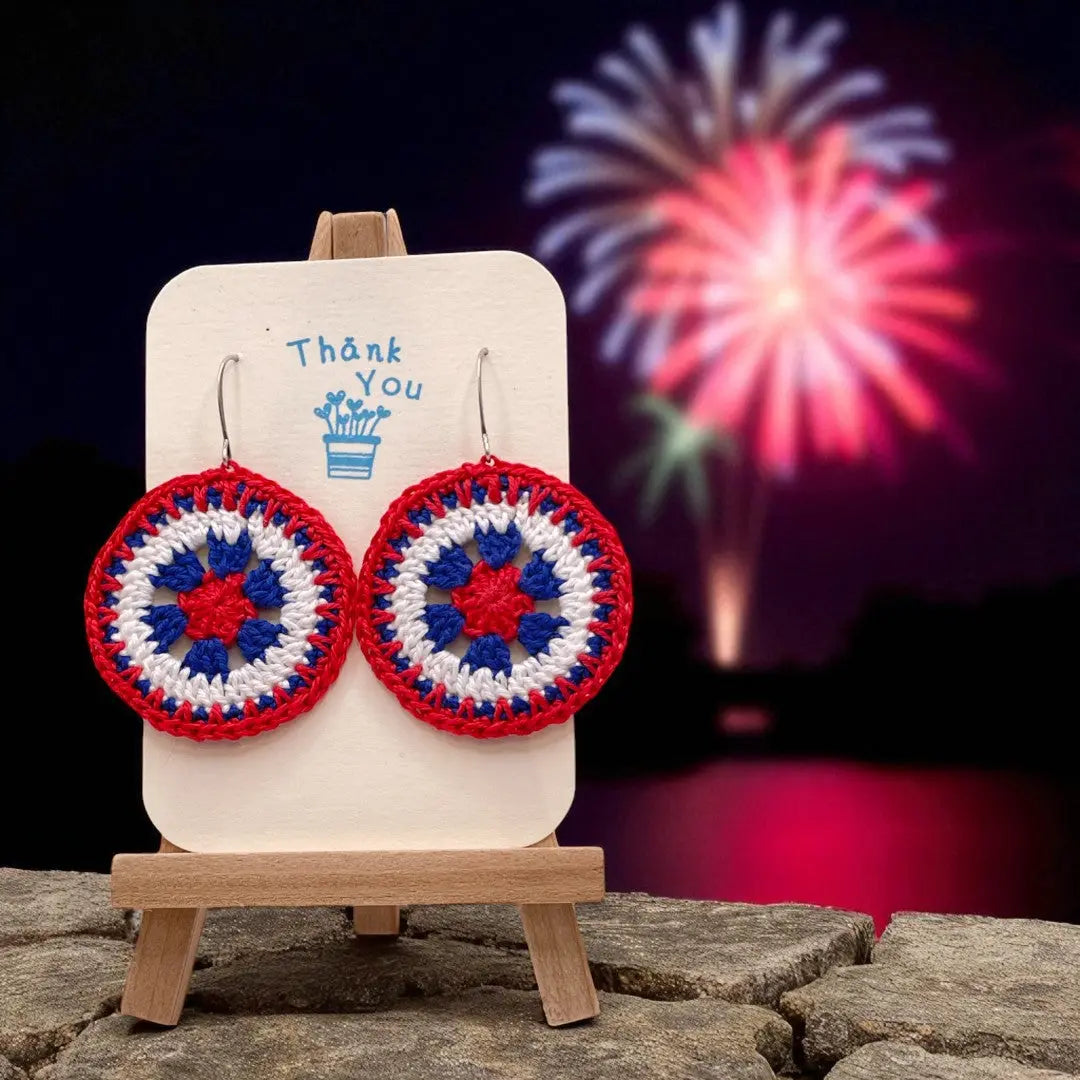 4th of July Intricate Discs (#6) - Tangles & Twine