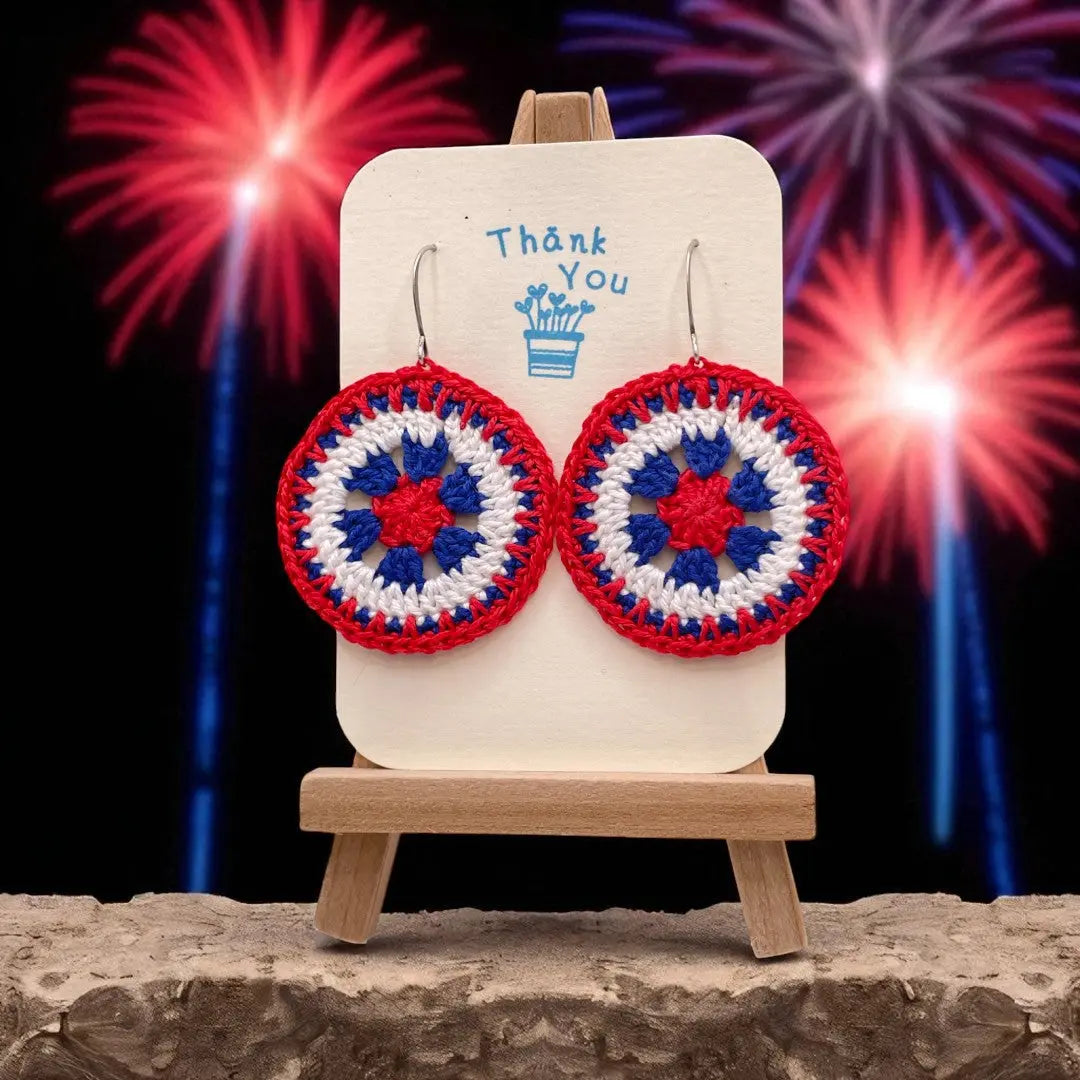 4th of July Intricate Discs (#6) - Tangles & Twine