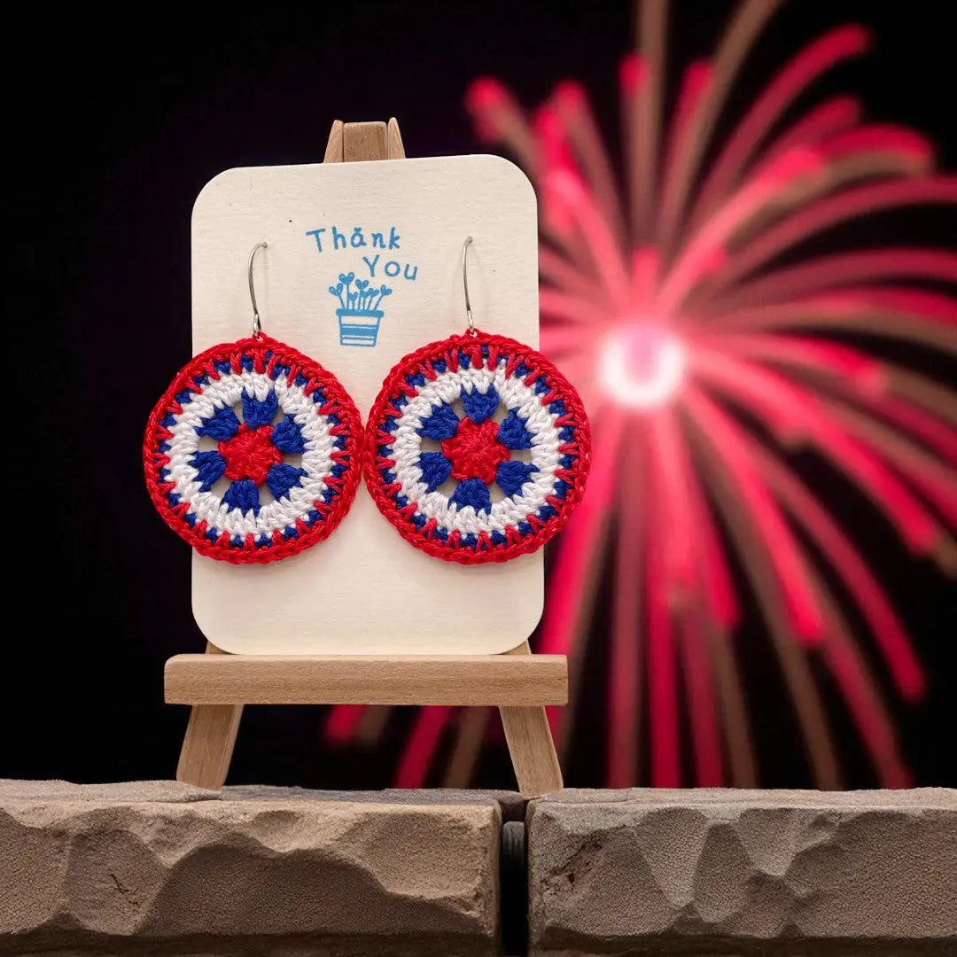 4th of July Intricate Discs (#6) - Tangles & Twine