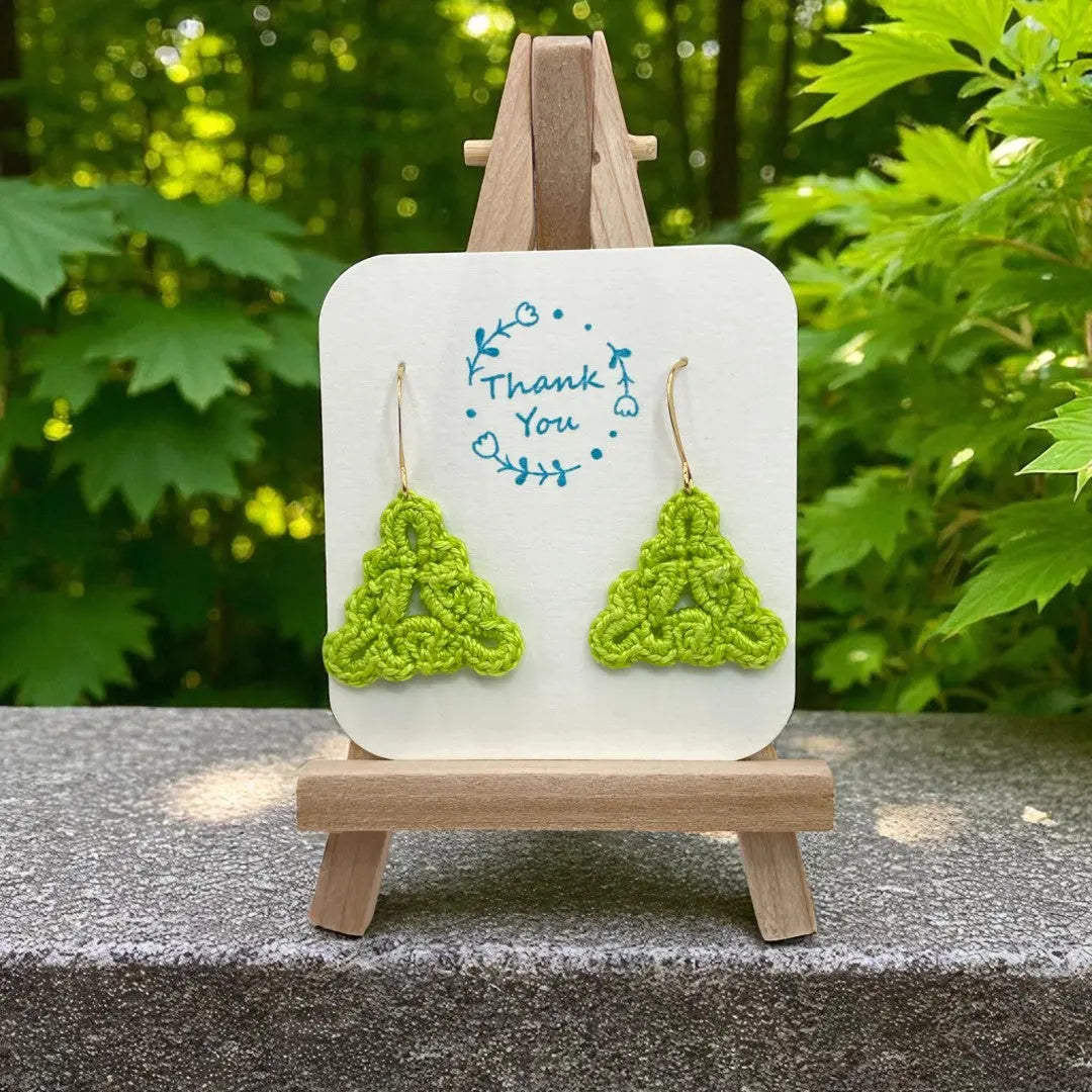 Celtic Triangle in lime green Tangles & Twine