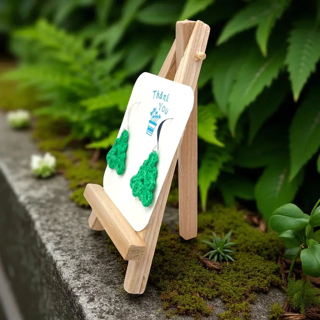 Celtic Triangle in green Tangles & Twine