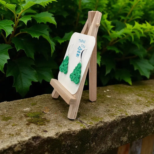 Celtic Triangle in green Tangles & Twine