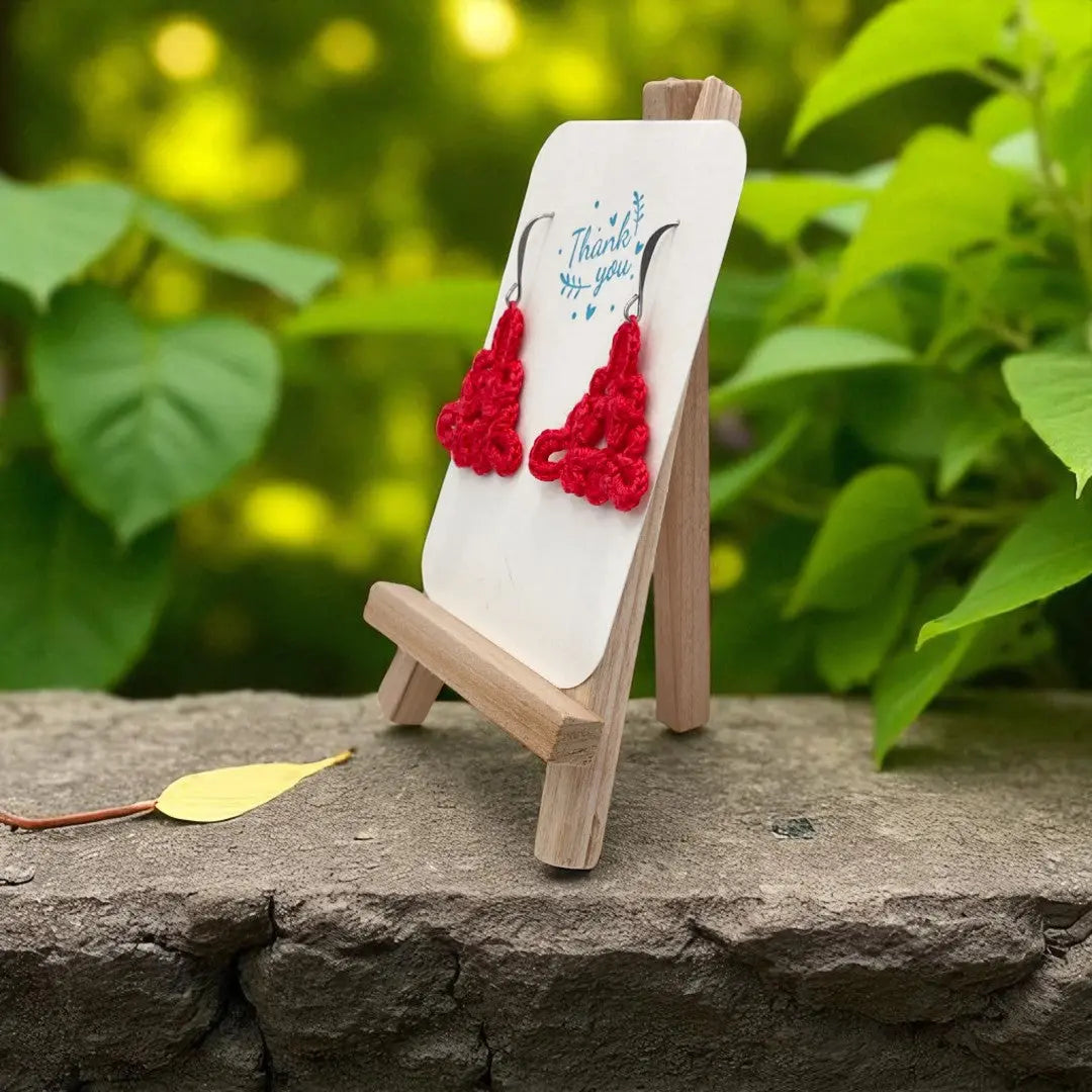 Celtic Triangle in red Tangles & Twine