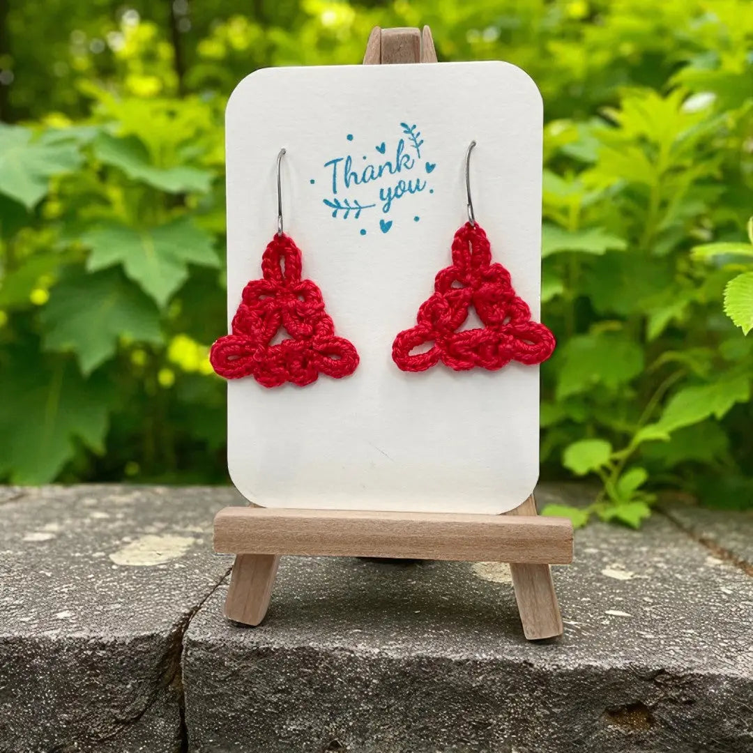 Celtic Triangle in red Tangles & Twine