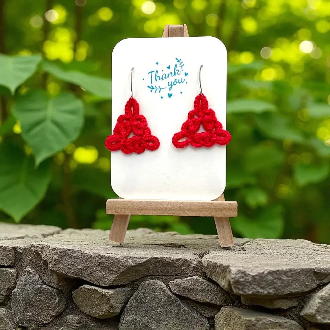 Celtic Triangle in red Tangles & Twine