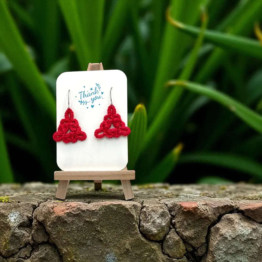 Celtic Triangle in red Tangles & Twine