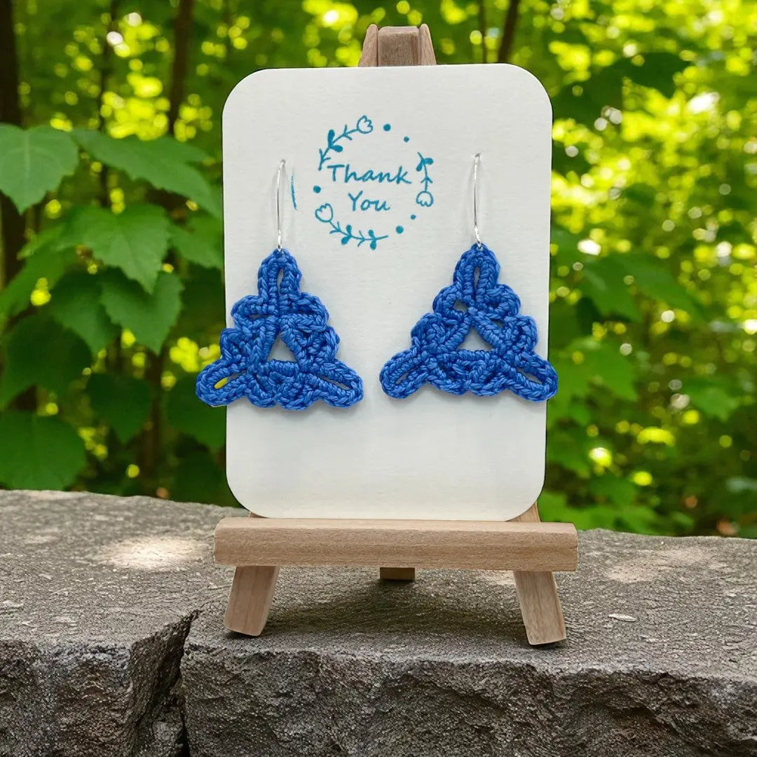 Celtic Triangle in blue Tangles & Twine