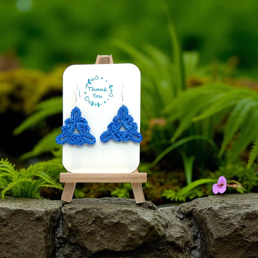 Celtic Triangle in blue Tangles & Twine