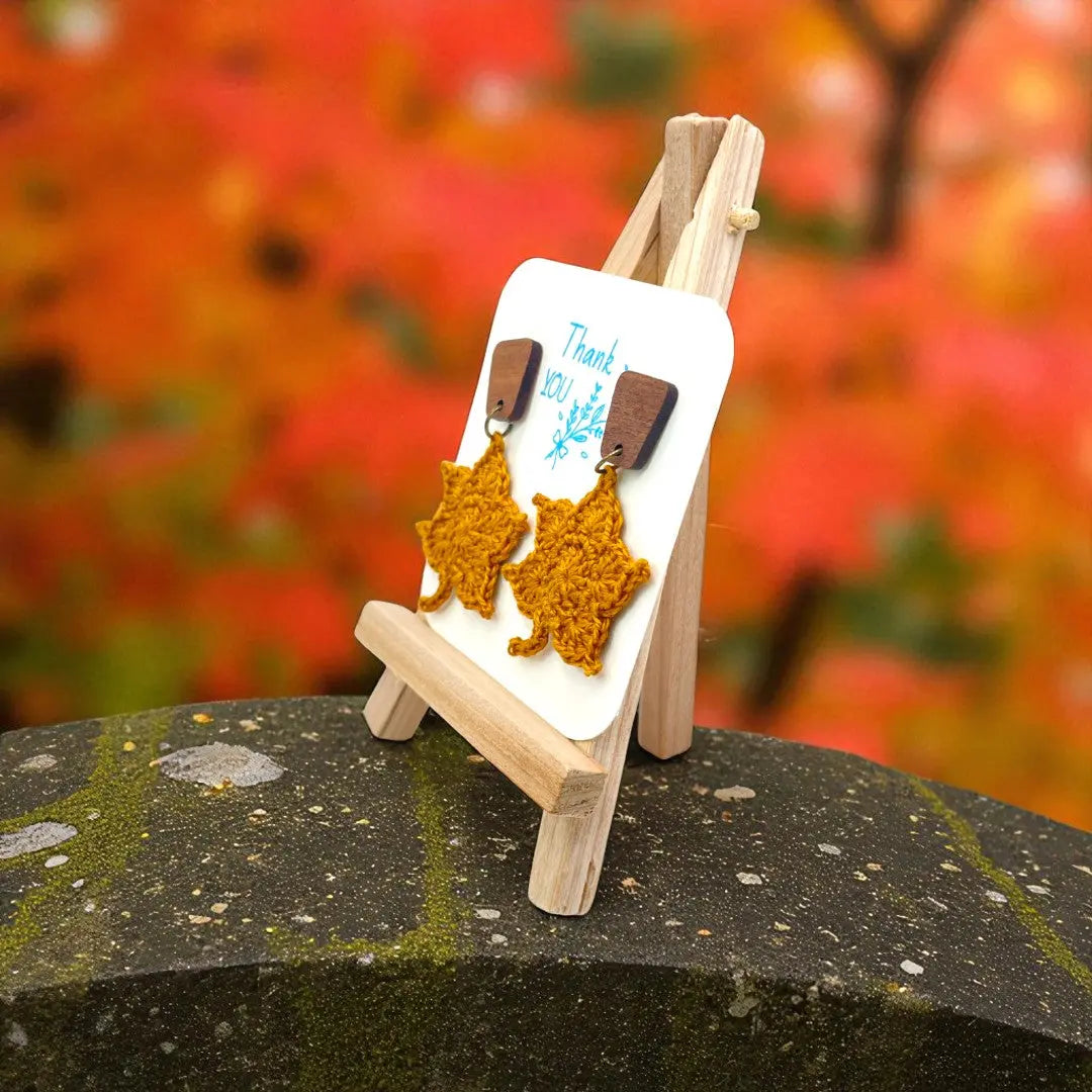 Maple Leaf in sandstone (#7) Tangles & Twine