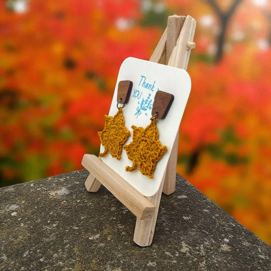 Maple Leaf in sandstone (#7) Tangles & Twine