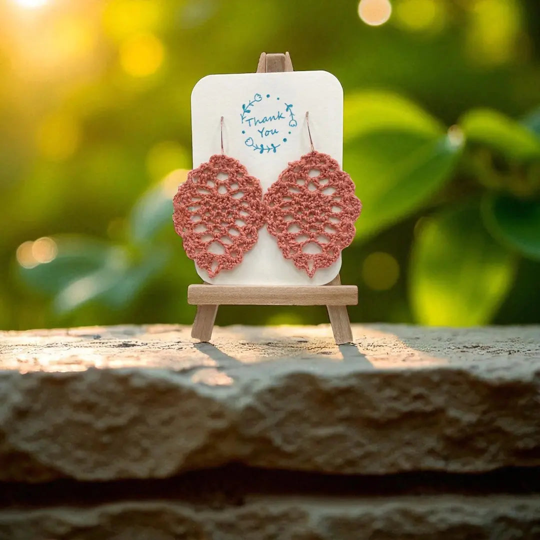 Lacey Pineapple in rose Tangles & Twine