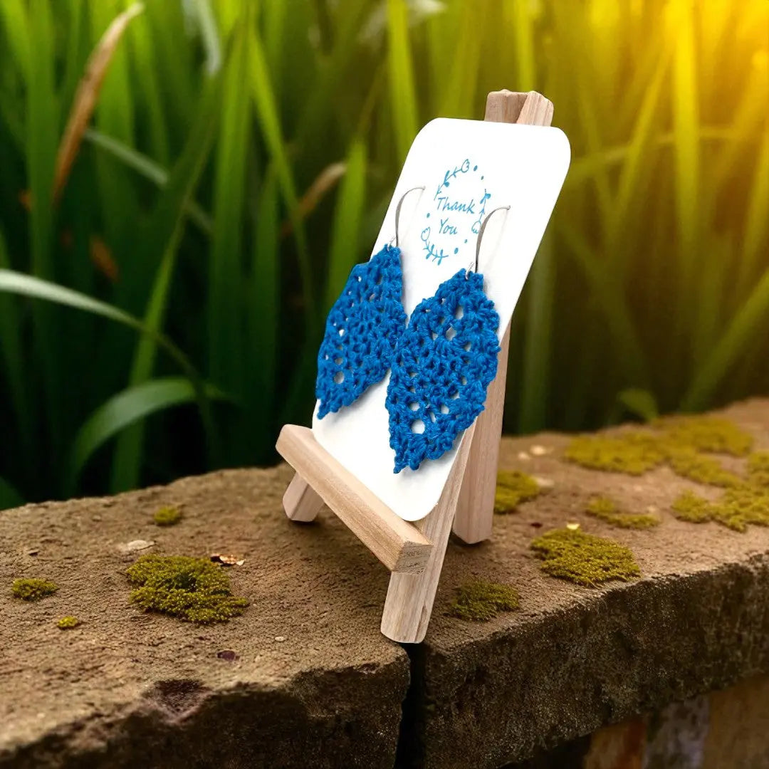 Lacey Pineapple in blue Tangles & Twine