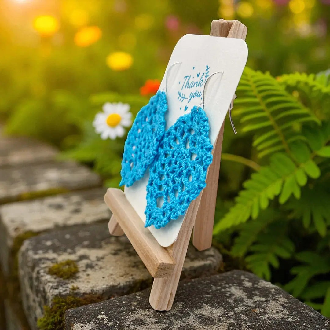 Lacey Pineapple in sky blue Tangles & Twine