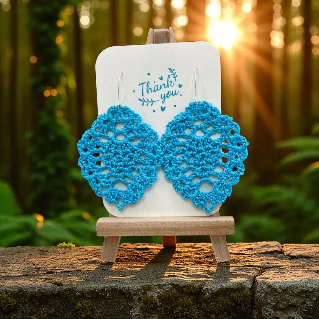 Lacey Pineapple in sky blue Tangles & Twine