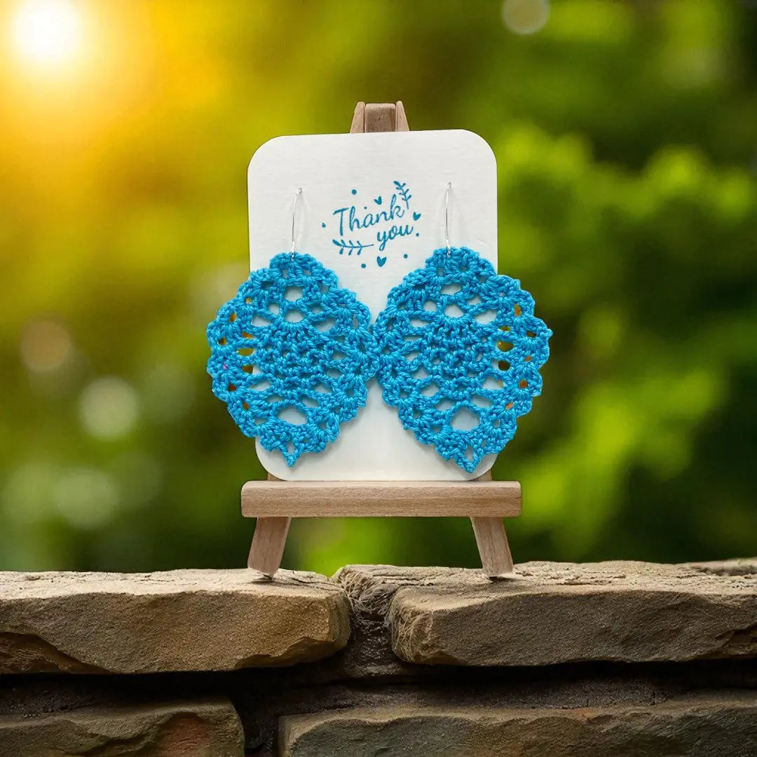 Lacey Pineapple in sky blue Tangles & Twine