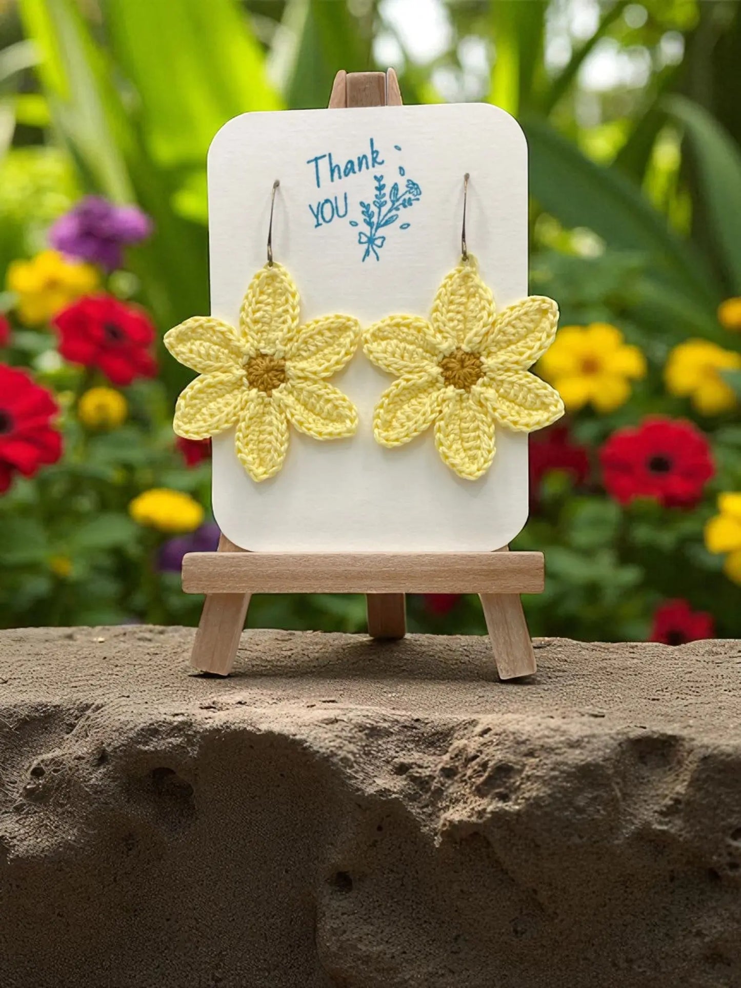 Large dangly yellow flower - Tangles & Twine