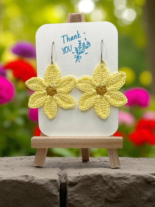 Large dangly yellow flower - Tangles & Twine