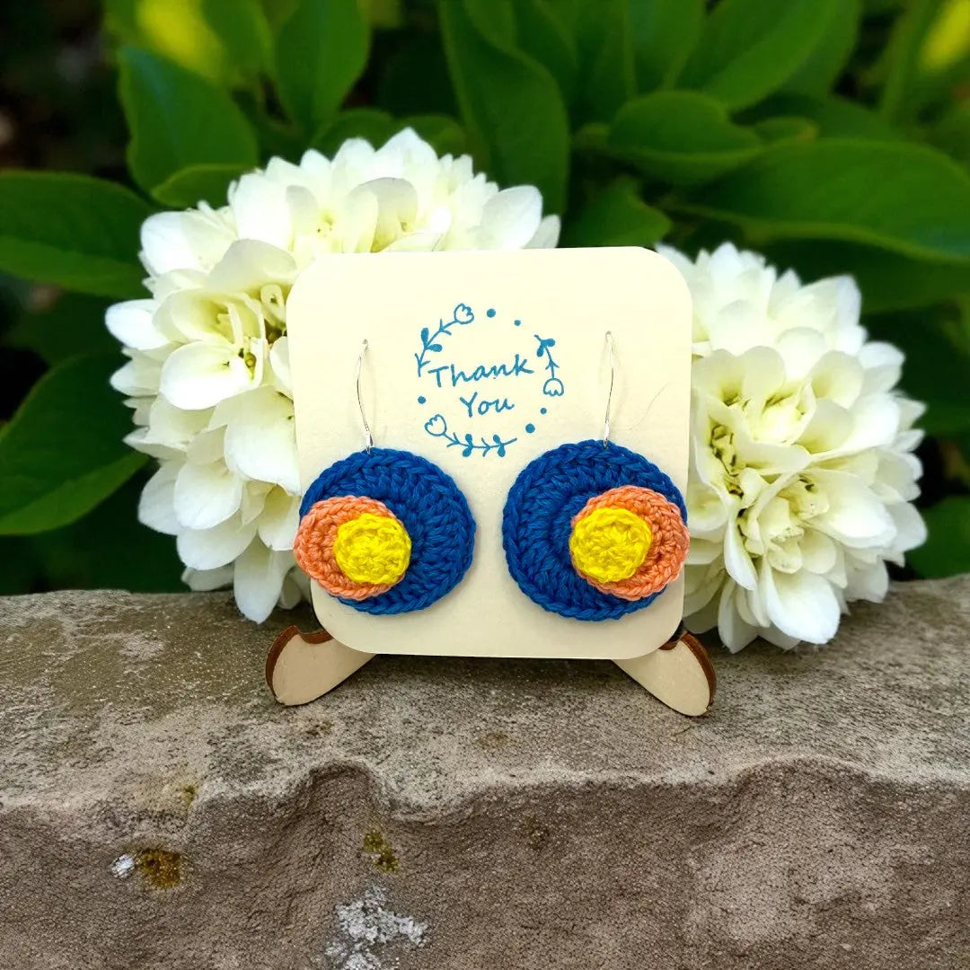 3D Circle in Blue, Pink, and Yellow Tangles & Twine