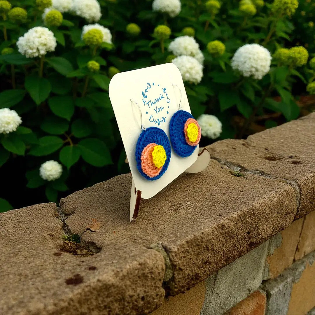 3D Circle in Blue, Pink, and Yellow Tangles & Twine