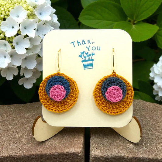 3D Circle in Mustard, Navy, and Pink Tangles & Twine