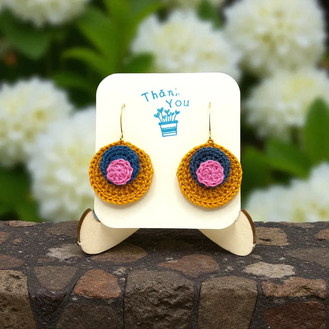 3D Circle in Mustard, Navy, and Pink Tangles & Twine