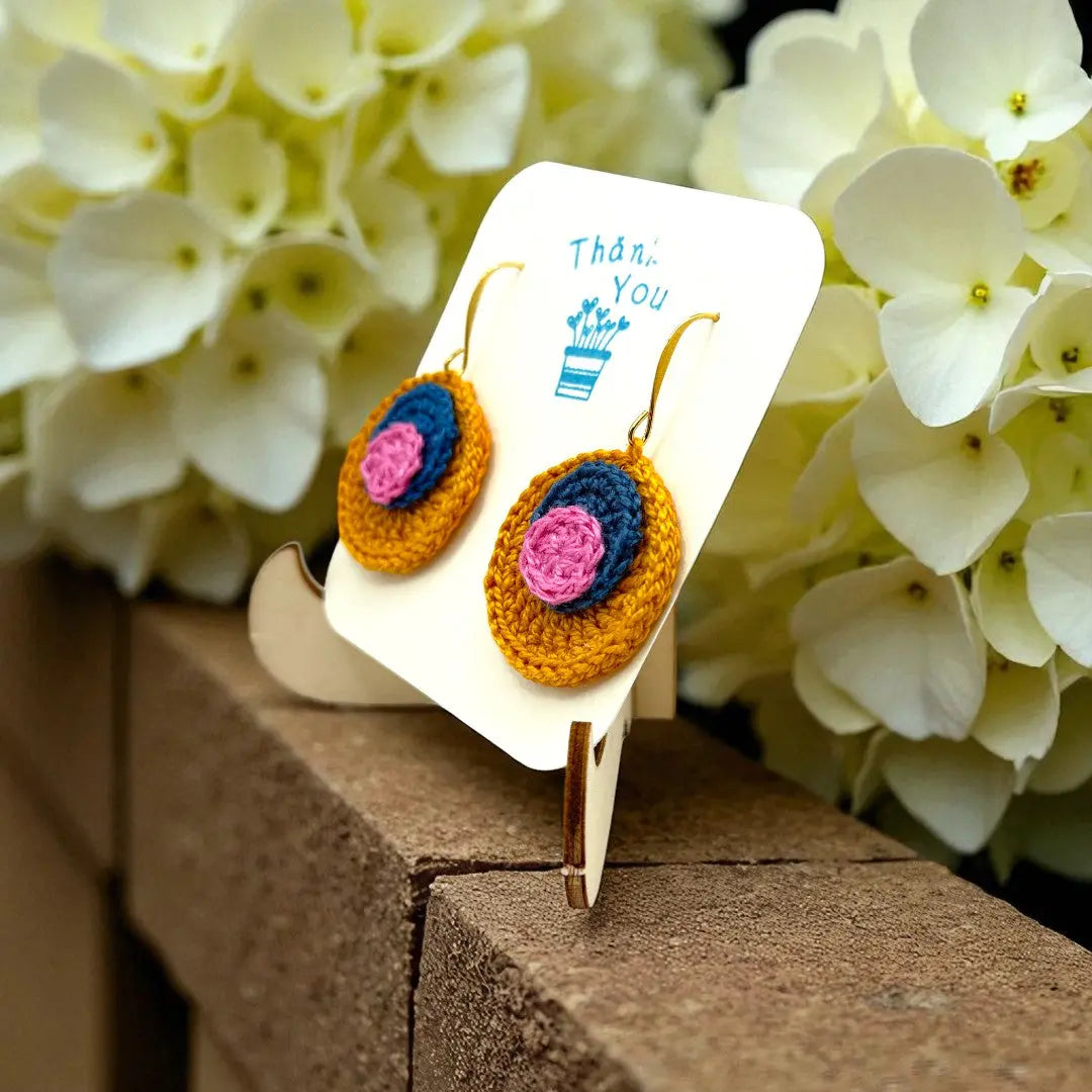 3D Circle in Mustard, Navy, and Pink Tangles & Twine